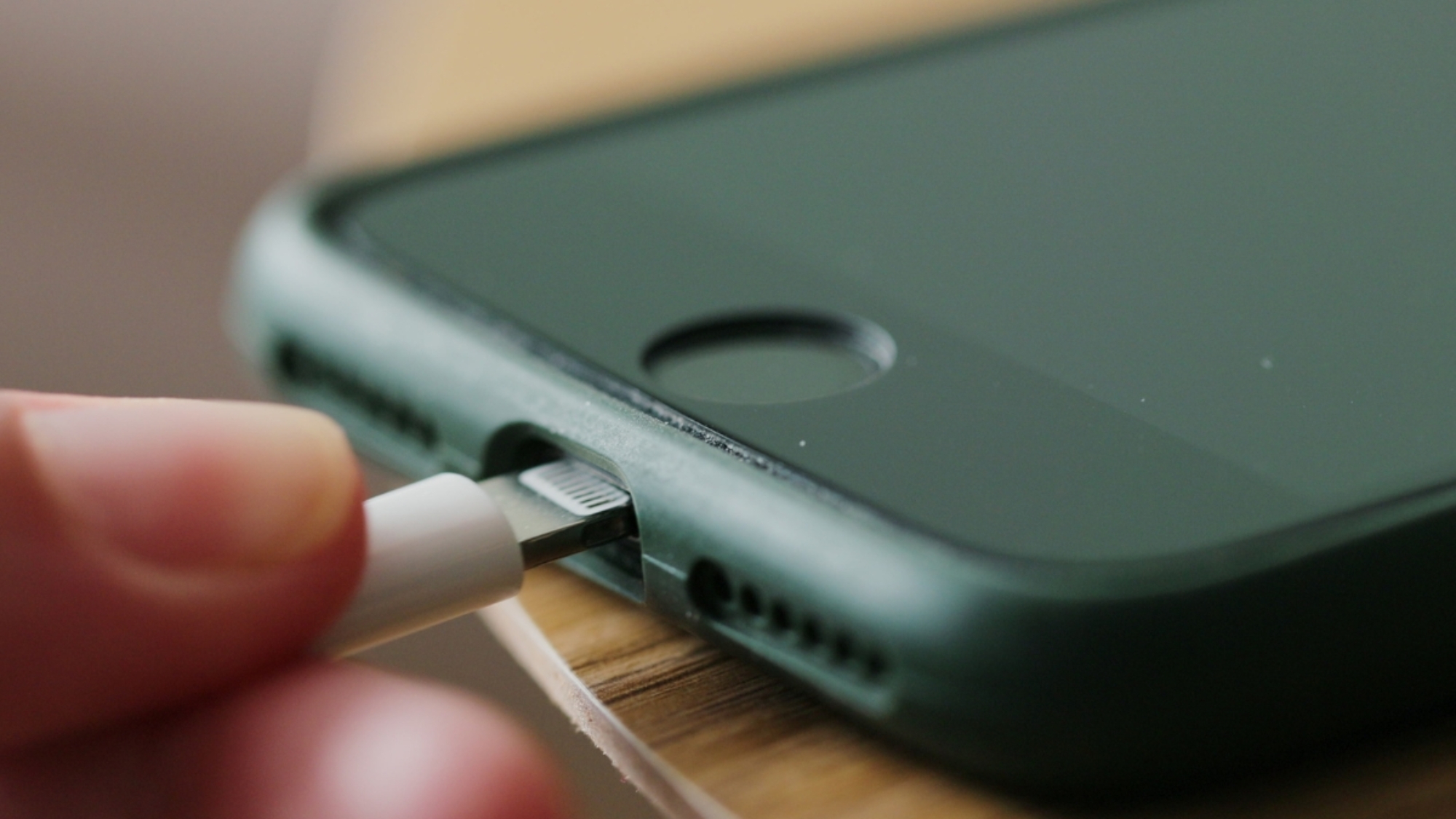 Signs of a Damaged Charging Port